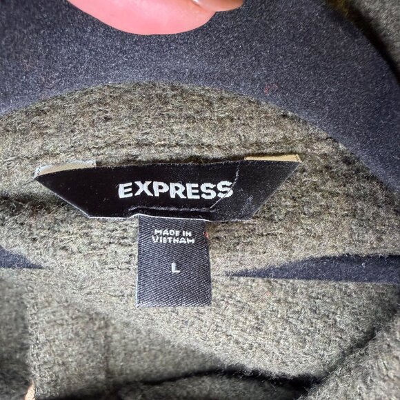Express Tweed Novelty Button Oversized Shacket in Green Large - Picture 4 of 13